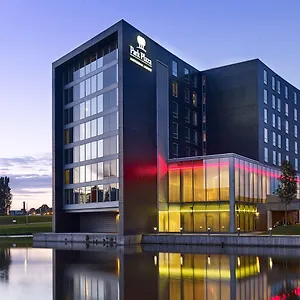 Park Plaza Amsterdam Airport מלון